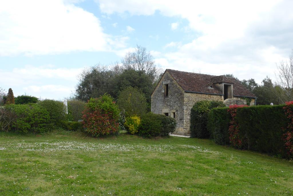 Studio De Charme Abelia Casa de hóspedes Saint-Crépin-et-Carlucet Exterior foto